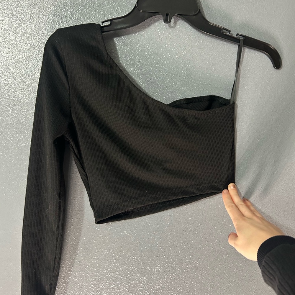 SHEIN Black Asymmetrical Crop Top